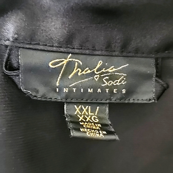 Thalia Sodi elegant Black Robe. Size XXL. - Picture 2 of 12
